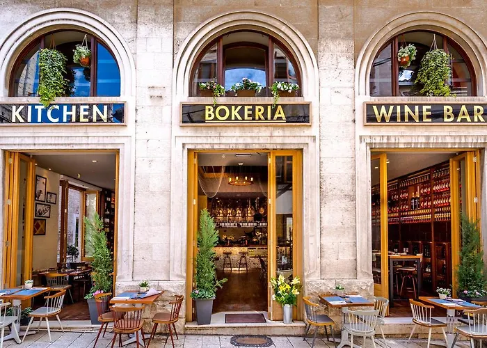 アボカメント ブティック ルームス ベッド・アンド・ブレックファスト 4*